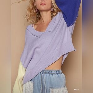 POL V-Neck Sweater in Lavender and Cream